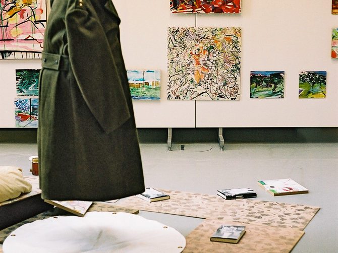 Het Paradijs, Detail uit installatie, Tentoonstelling Memorial Images, CBK Alphen aan de Rijn, 2002