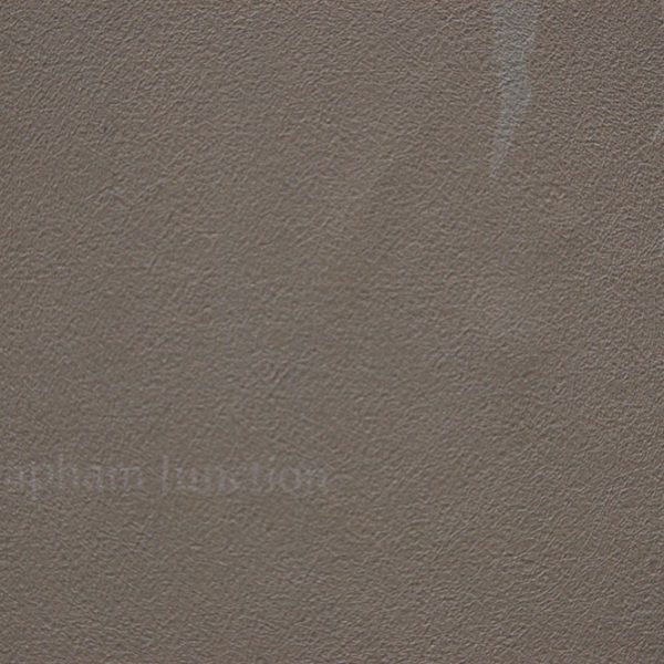 Detail van behang op wandvlak naast schilderij