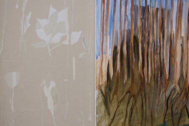 Installatiezicht met schilderij en wandbekleding