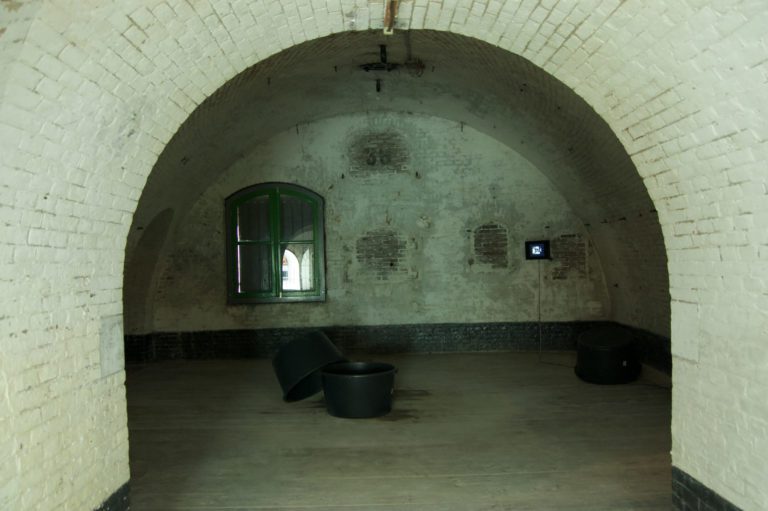 The Silence, Diaserie/video, 1994 - 2018, installatie, getoond in KI Safe Dalfsen, Arti et Amicitiea, Fort bij Asperen
