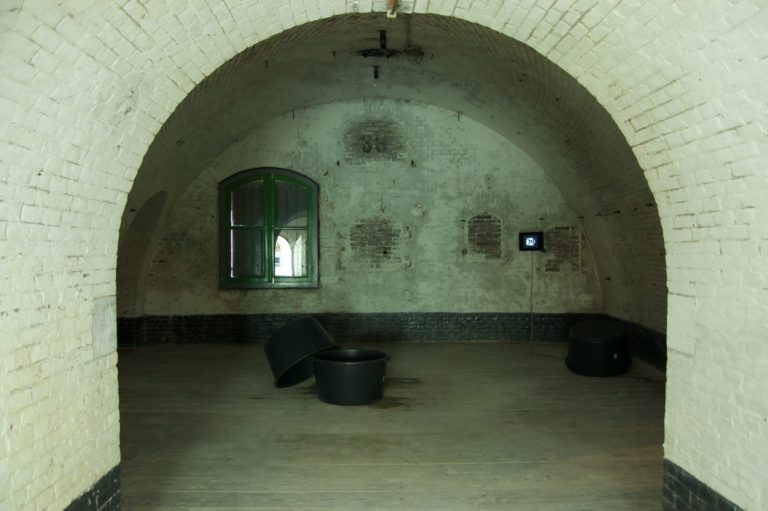 The Silence, Diaserie/video, 1994 - 2018, installatie, getoond in KI Safe Dalfsen, Arti et Amicitiea, Fort bij Asperen